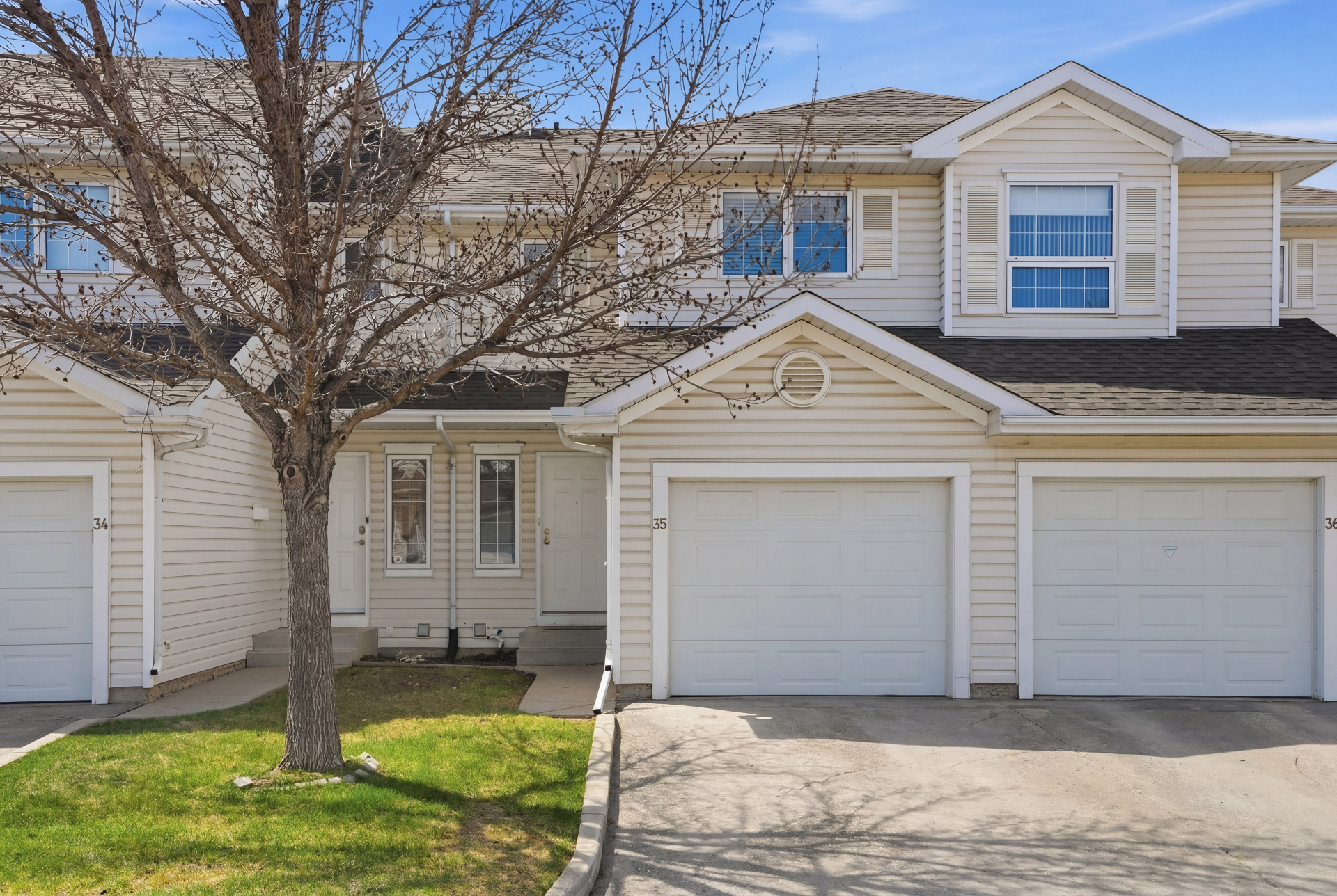 百年高中·联排出售·110 Keevil Cres #35——林与唐地产 - 2